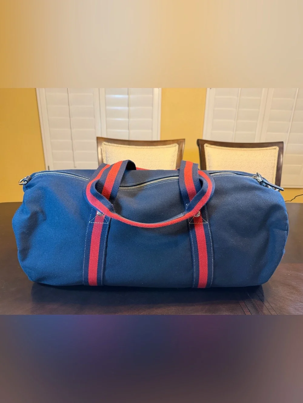 New Authentic Gucci Crest Logo Navy Canvas Duffle Bag Large